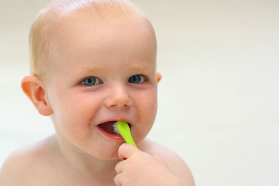 Baby Zähneputzen ab dem ersten Zahn