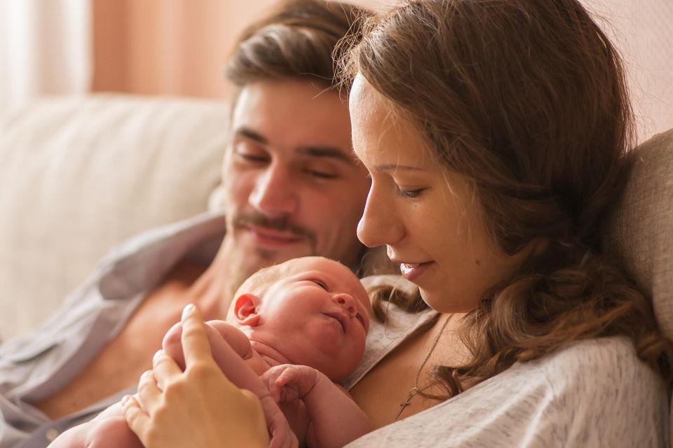 Baby 1 Monat: So entwickelt sich euer Baby in den ersten vier Wochen